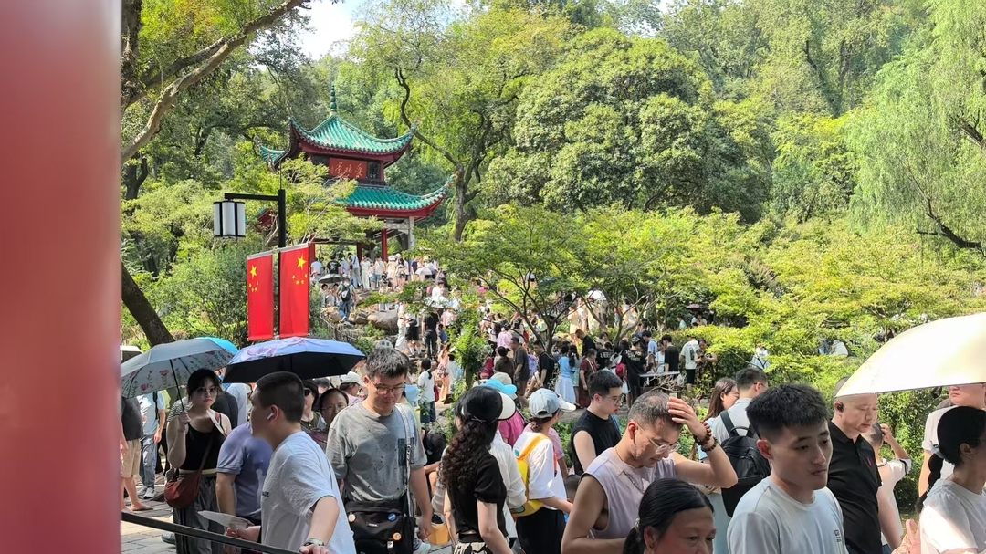 让“方便”更舒心!岳麓山长廊厕所焕新亮相双节迎客湘约国庆⑰